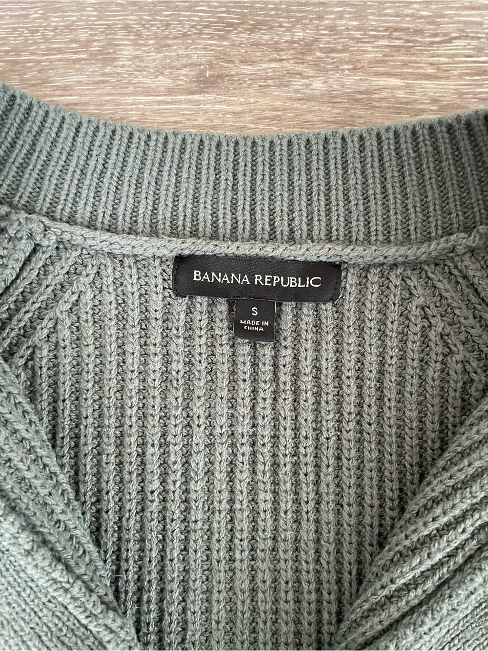 Banana Republic Green Knit Button-Up Sweater Cardigan - Picture 3 of 4
